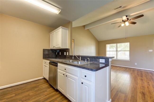 Building Photo - 6814 Manor Terrace Ln