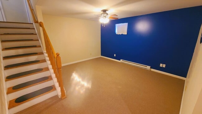 Building Photo - Charming 3 Bedroom, 3 Bath House