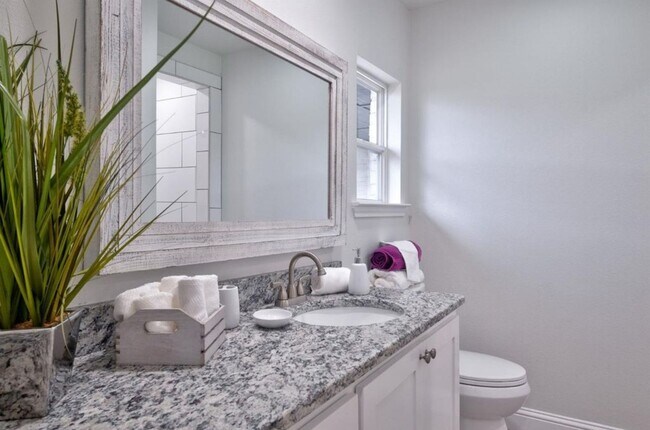 Building Photo - FOR LEASE - 3/2/2 - WEST LUBBOCK HOME