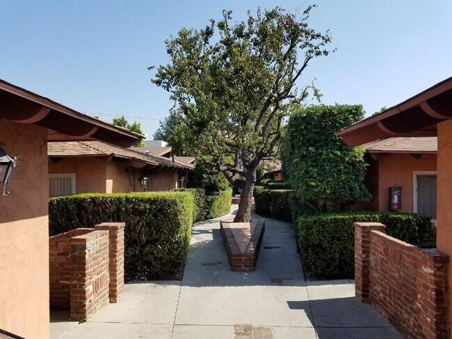 Building Photo - 9009 Tobias Ave