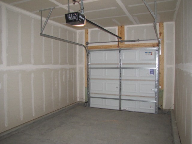 Building Photo - 6032 Carrollton Ln