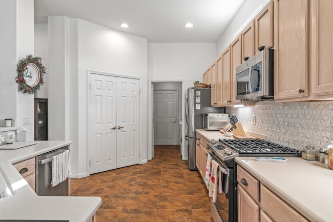 Building Photo - 44129 Royal Troon Dr