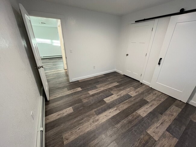 Building Photo - 1994 Badger Rd