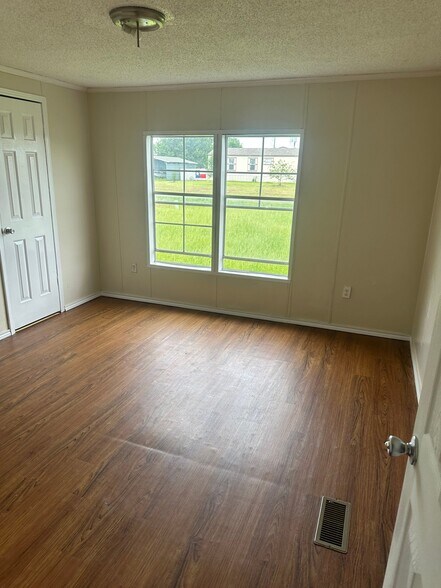 Building Photo - 214 Troy View Dr