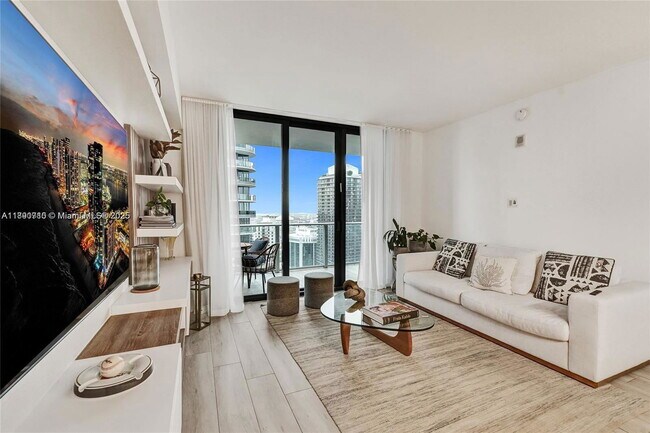 Building Photo - 1010 Brickell Ave