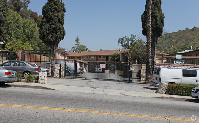 Primary Photo - 327 S Avenue 60