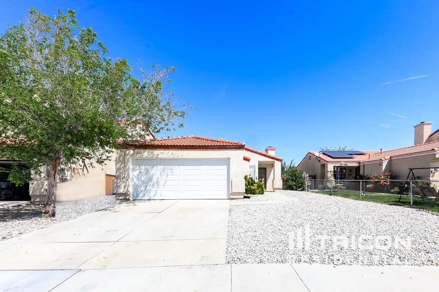 Primary Photo - 16946 Sorrento Ln