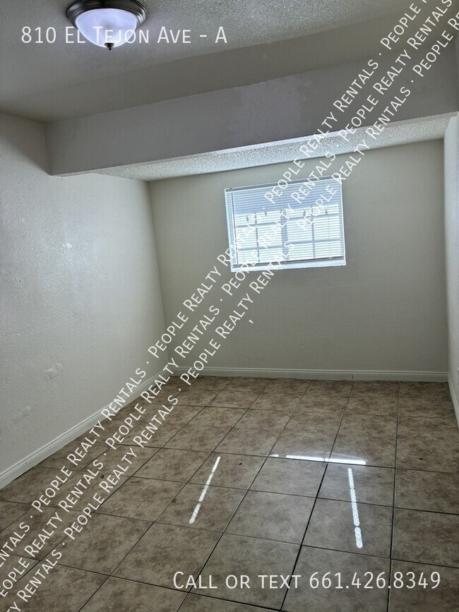 Building Photo - 810 El Tejon Ave