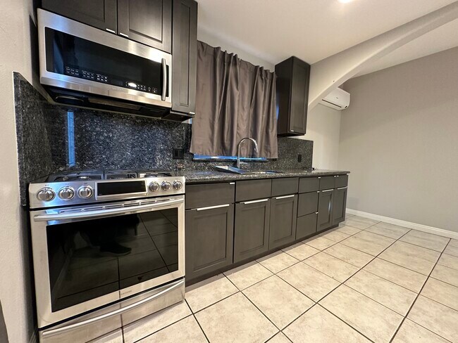 Stove and microwave included - 12020 Neenach St