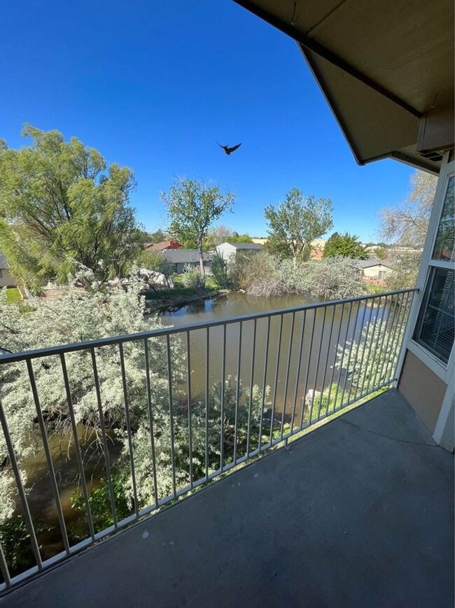 Building Photo - 2300 Sunnybrook Dr