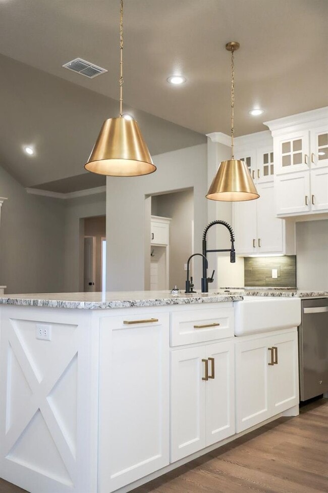 Building Photo - 4 bed 2 bath Cooper ISD
