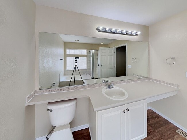 Building Photo - 5545 Cathay Ct