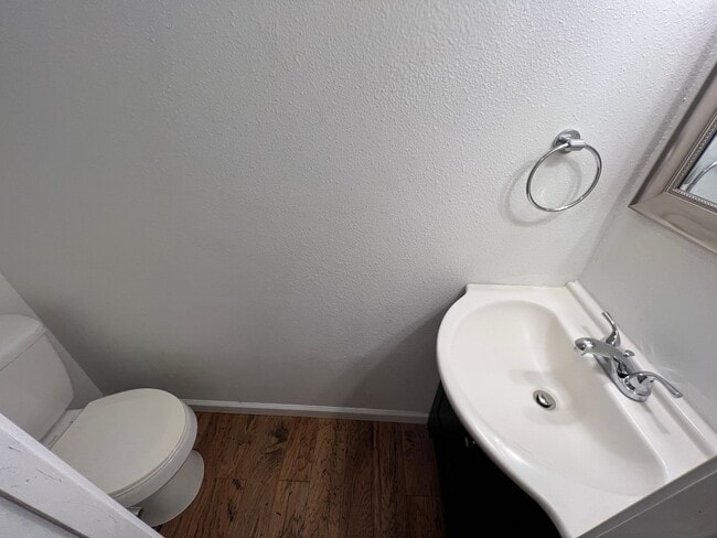 Building Photo - Available Mid-May 4 Bedroom / 1.5 Bathroom for Rent