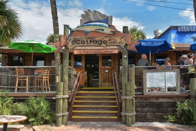 Building Photo - 4140 Central Sarasota Pkwy