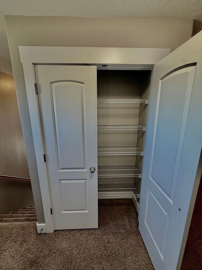 Building Photo - Lehi 3 Bedroom Town Home Pets OK