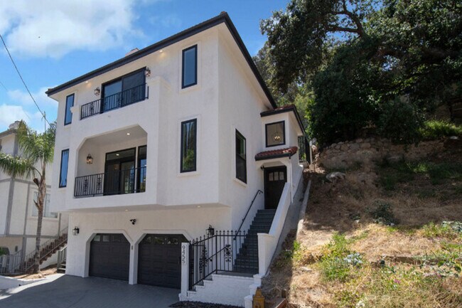 Building Photo - 9455 Hillhaven Ave