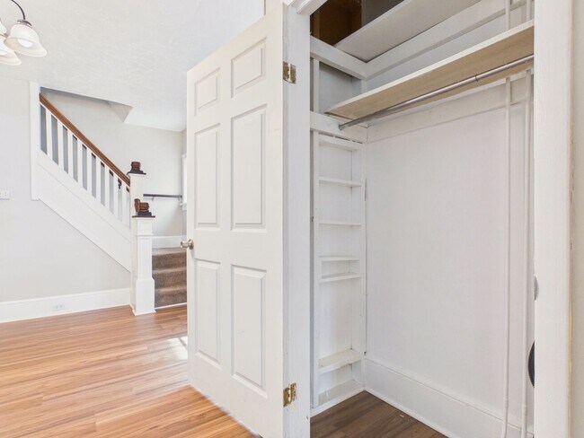 Building Photo - 3 Bedroom House in Harrisburg