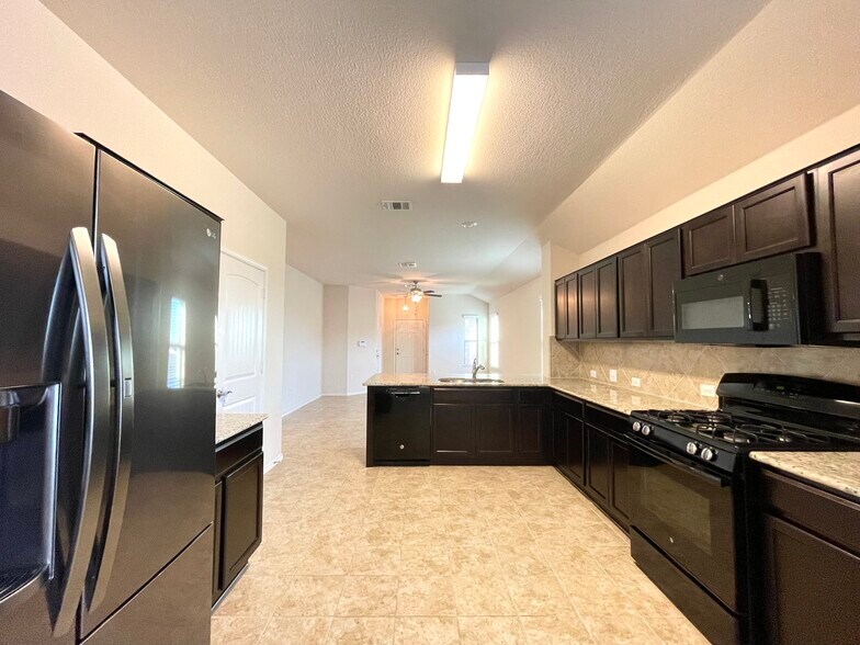 Building Photo - 10228 Crescendo Ln