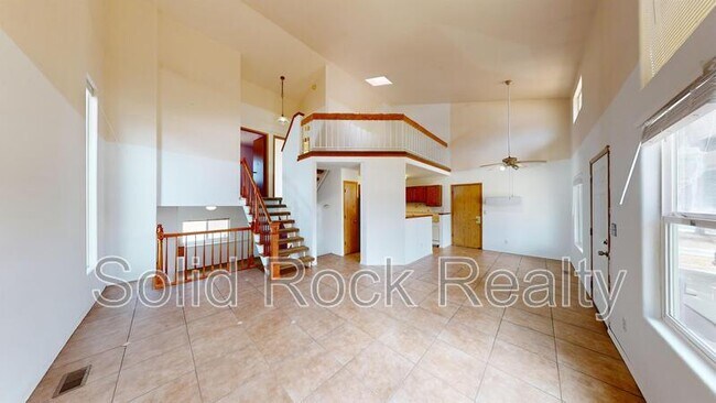 Building Photo - 935 Greenbrier Dr