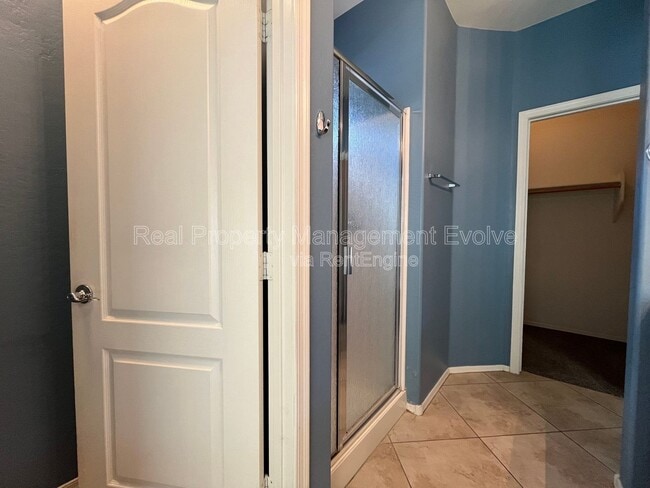 Building Photo - 2825 E Trigger Way