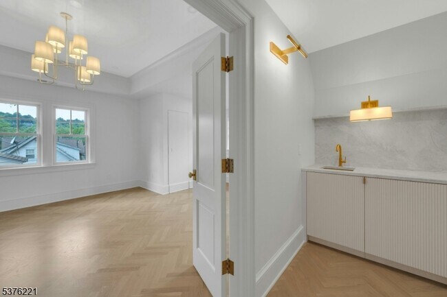 Building Photo - 82 Watchung Ave