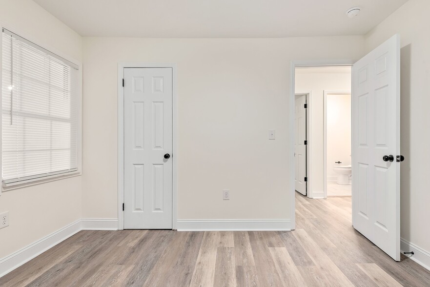 Building Photo - 128 Woods Dr