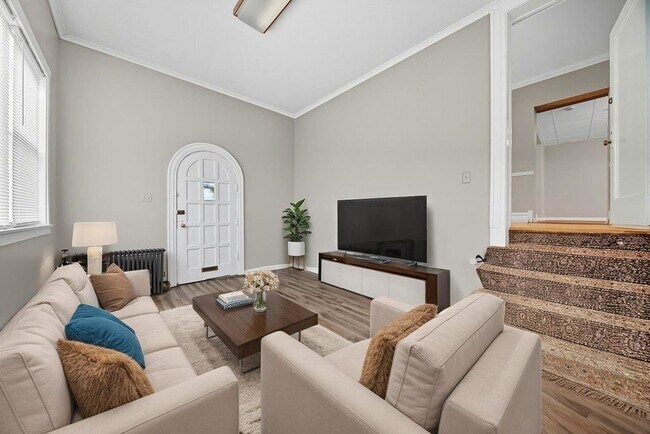 Building Photo - 2418 Burr Oak Ave