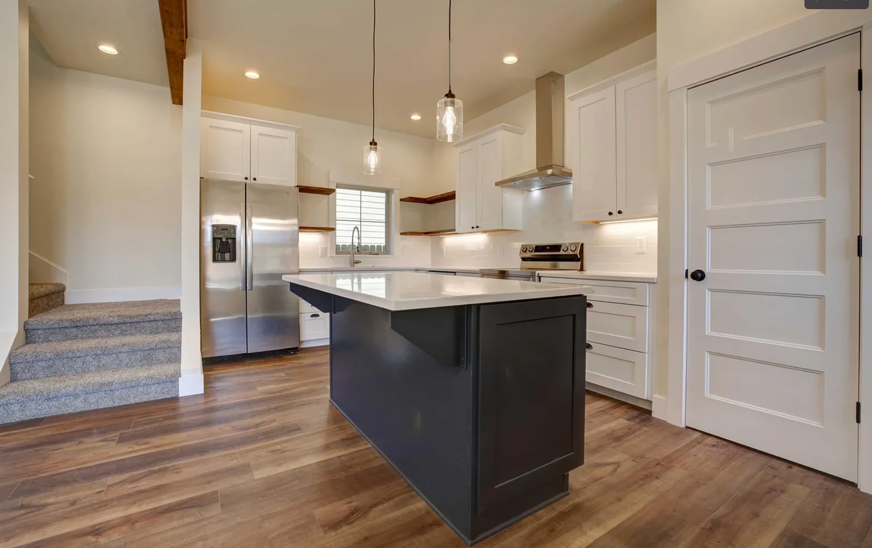 kitchen - 1020 N Bluebird St