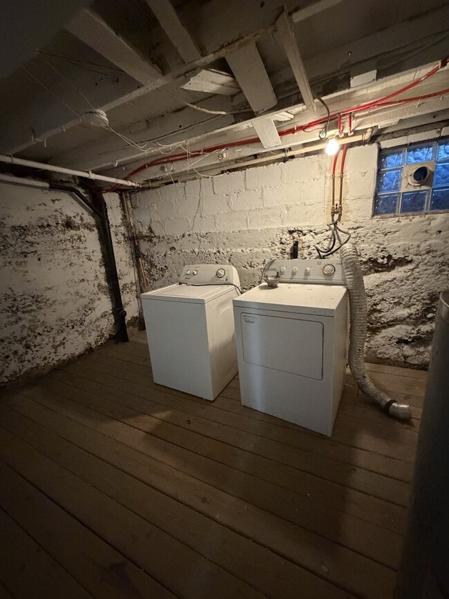 Building Photo - 901 Cliff St