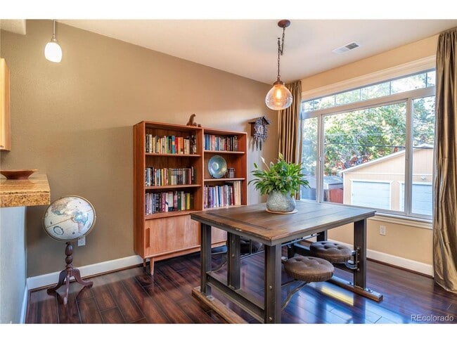 Building Photo - Beautiful 2 bedroom Condo in Uptown Area