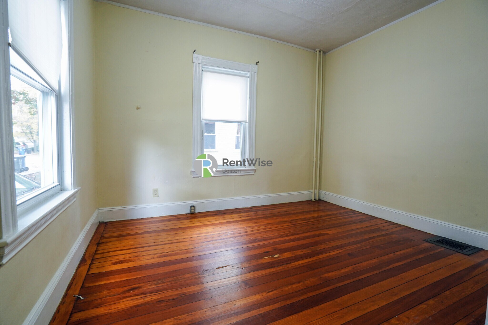 Building Photo - 88 Gardena St