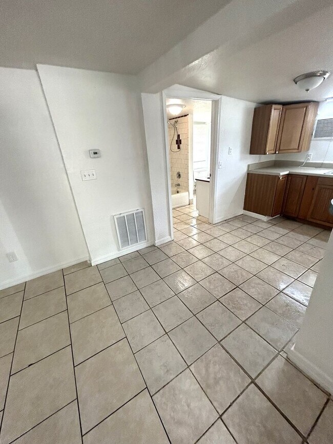 Building Photo - Charming 3-Bedroom Rental in Tavares!