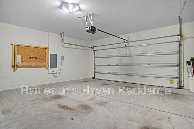 Building Photo - 3189 Royal Tern Dr