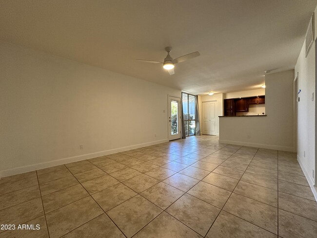 Building Photo - 1241 E Medlock Dr
