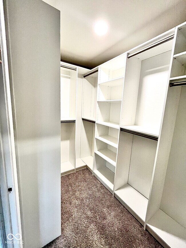 Building Photo - 315 Steeples Blvd