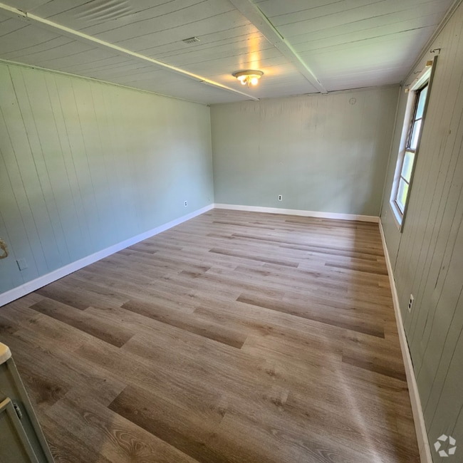 Building Photo - 2764 TX-327