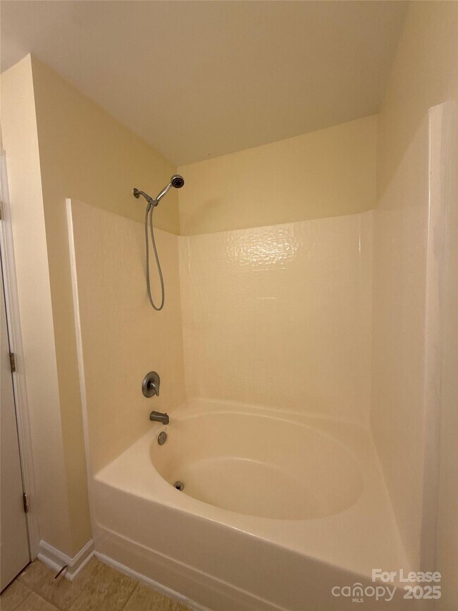 Building Photo - 3046 Summerfield Ridge Ln