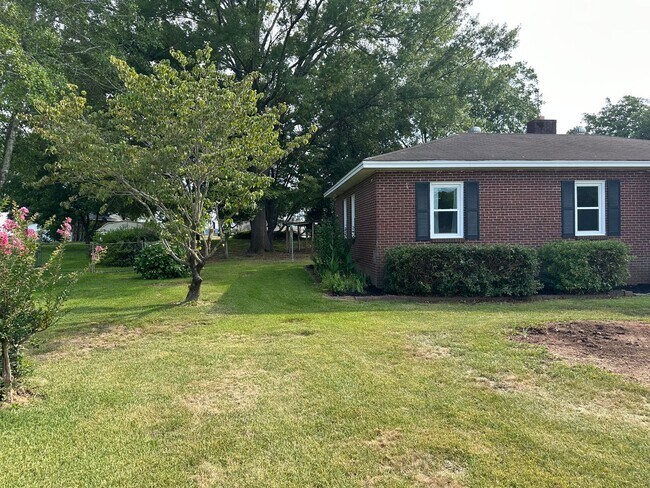 Building Photo - 1116 Cornelia Cir