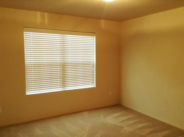 Building Photo - 1413 Raven Dr S