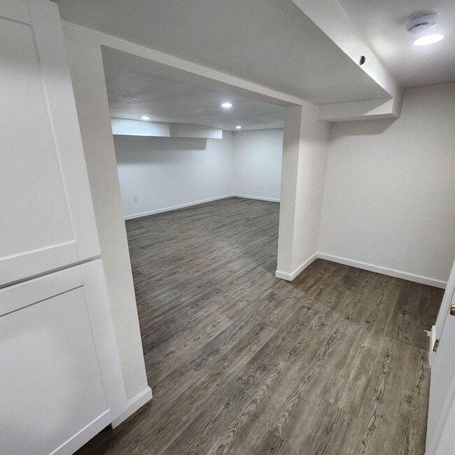 Building Photo - 2108 Laurel