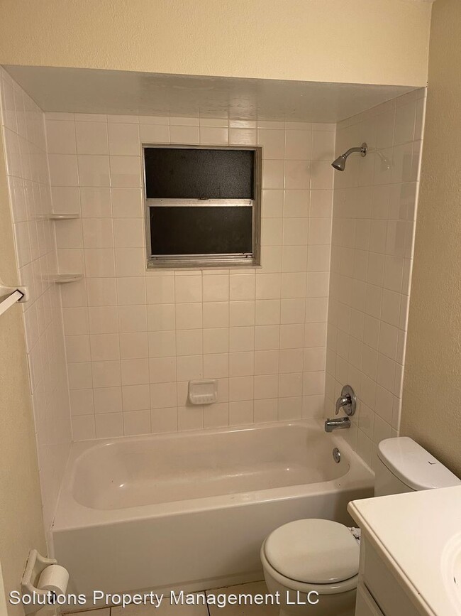 Building Photo - 3 br, 2 bath House - 3728 S SHERWOOD CIR