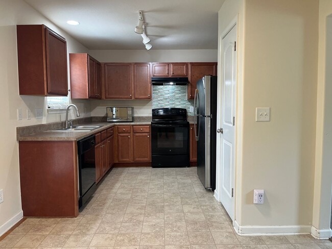 Building Photo - Charming Knightdale Residence, Available Now!