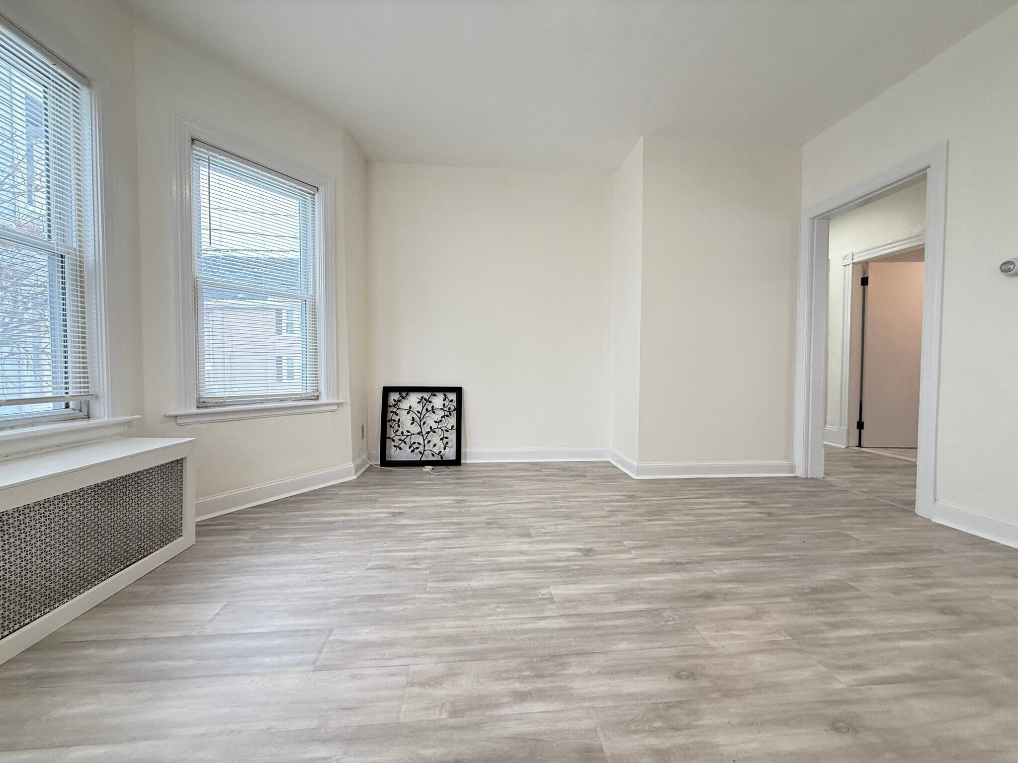 Building Photo - 76 Antwerp St