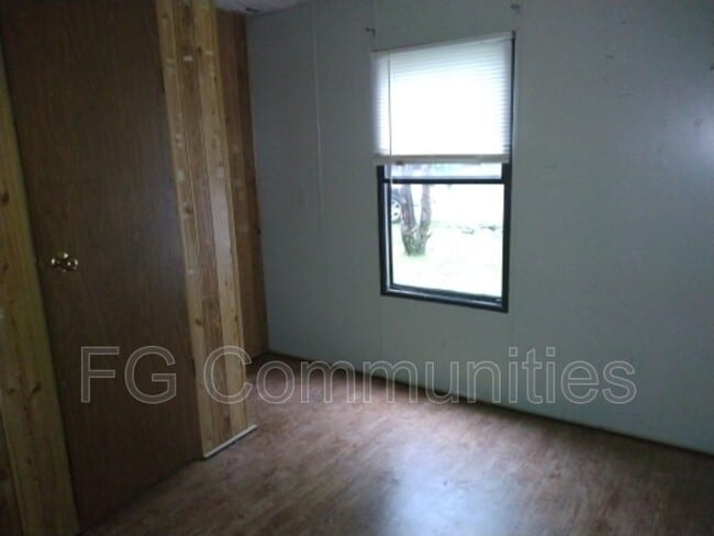 Building Photo - 101 Tuckaway Ln