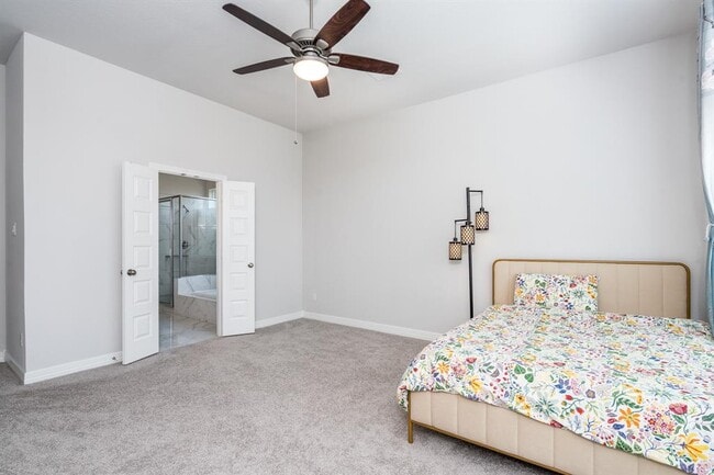 Building Photo - 25803 Rippey Gln Dr