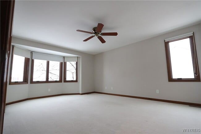 Building Photo - 40 Vassar Dr