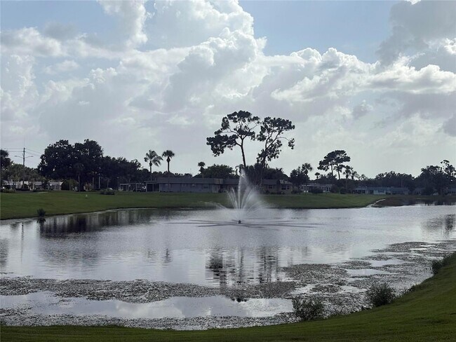 Building Photo - 205 Andover Pl N