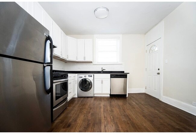 Building Photo - 918 Green Bay Rd