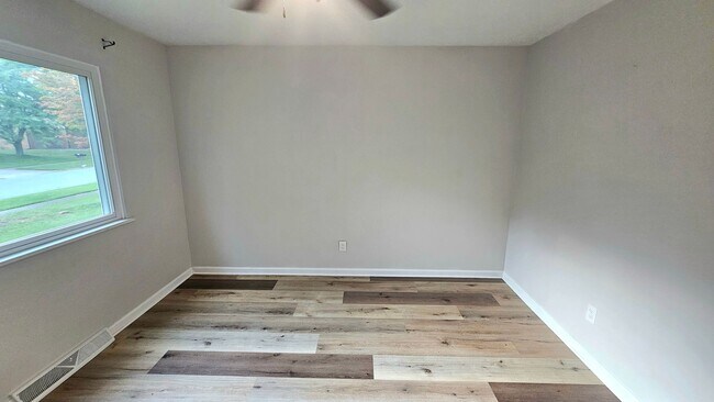 Building Photo - 1817-1819 Sawmill Pl Mansfield OH 44904