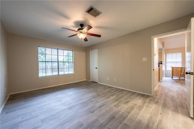 Building Photo - 1607 Greening Way